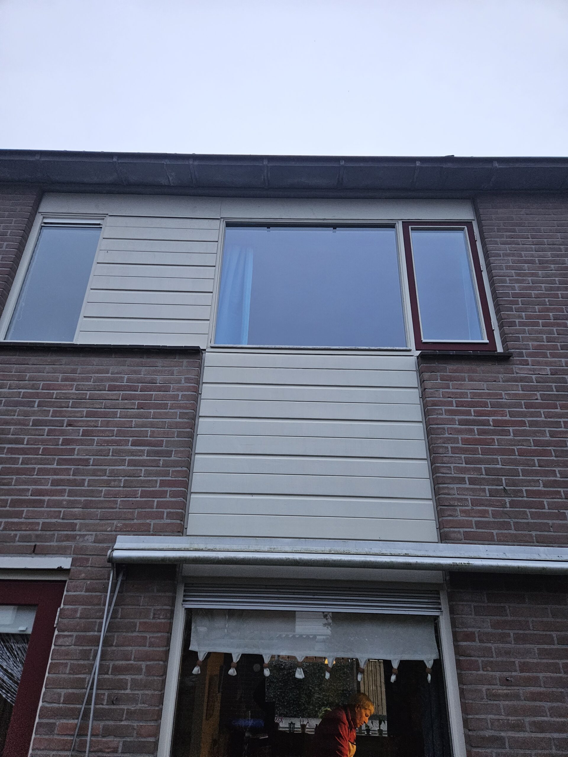 Steigerwerk voor buitenschilderwerk in Emmeloord